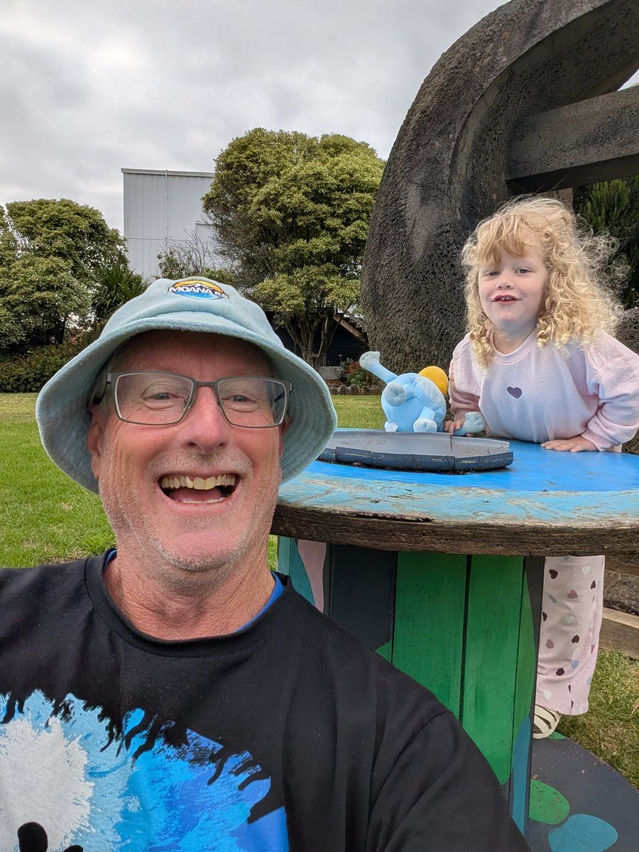Bundogs's tweet photo. I had some morning time with Miss Bea and Bluey 😜 #whataunit #livingthedream #familytime https://t.co/GFq0WuLc3R