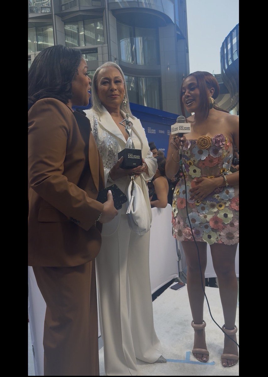 Michele Val Jean tweet media