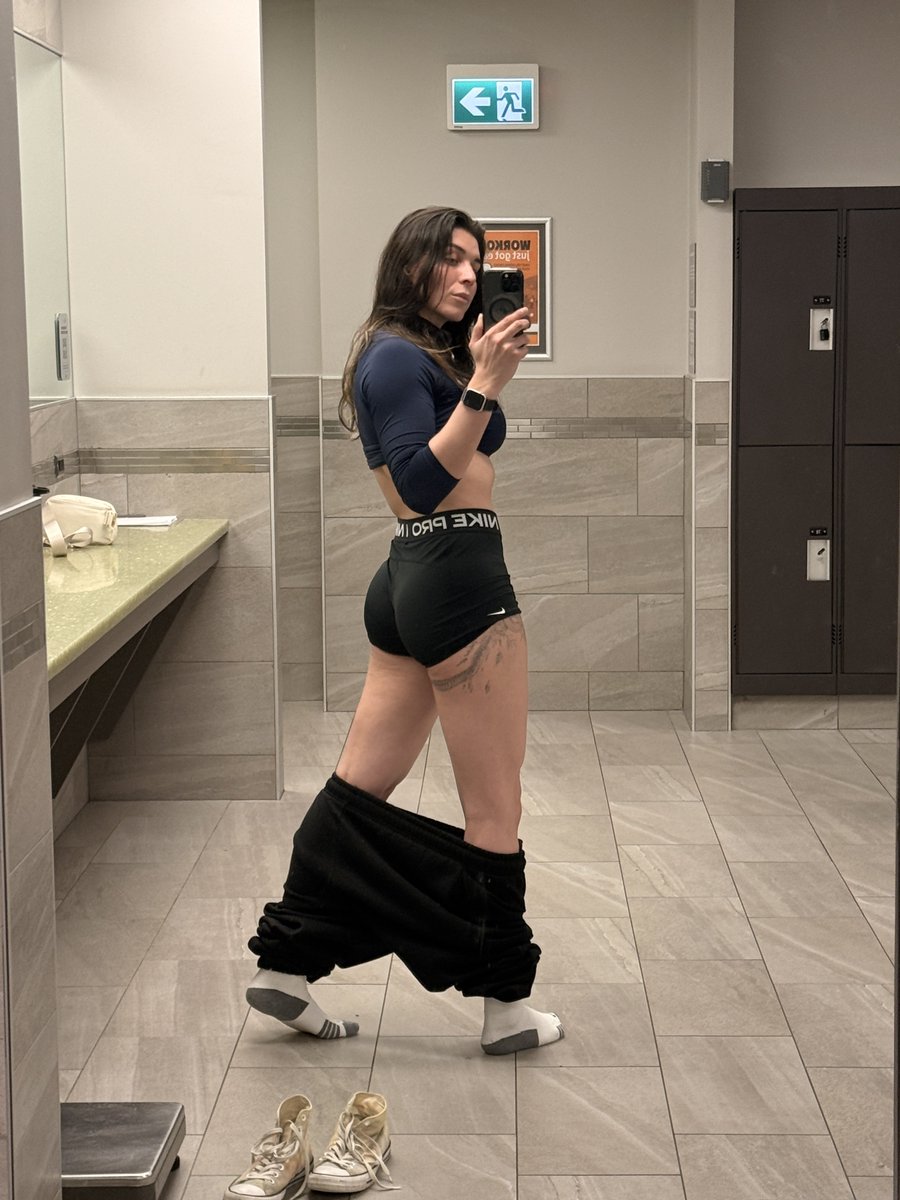 littlecibby's tweet photo. well… its a start

I expect thunder thighs asap https://t.co/MpUaP7x6t8