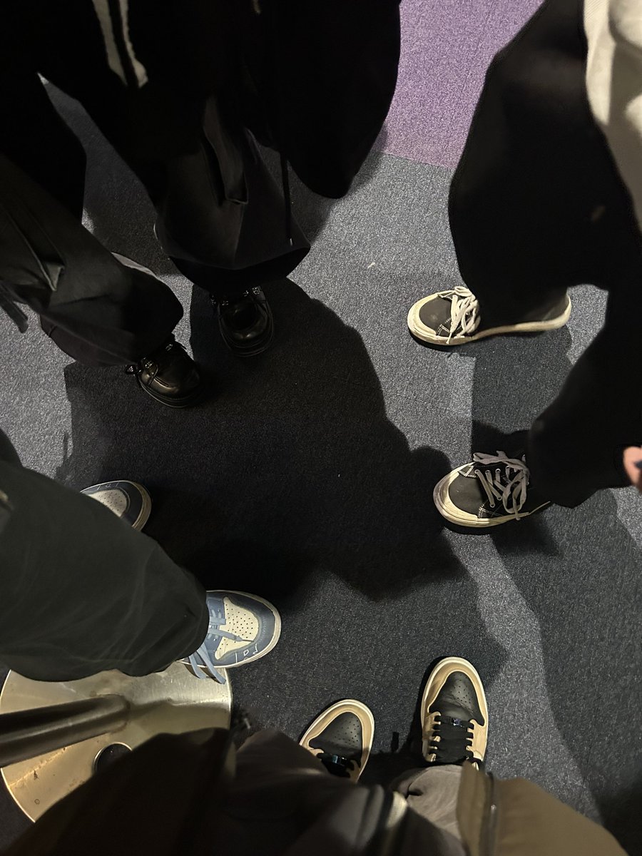 誰と遊んでいるでしょうか？

🩵歌い手界隈のメンタル無敵マン
🩵俺の好きな人🫶🫶🫶🫶🫶
❤️なんでもできるみんなのアイドル