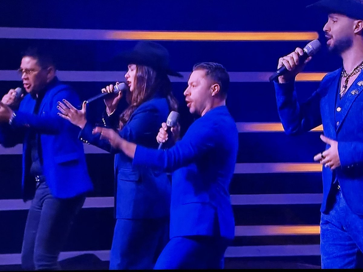 Este grupo Trébol de Cuatro me parece espectacular…. Ese juego de voces en “La Vikina” me gusta ✨#aotronivel