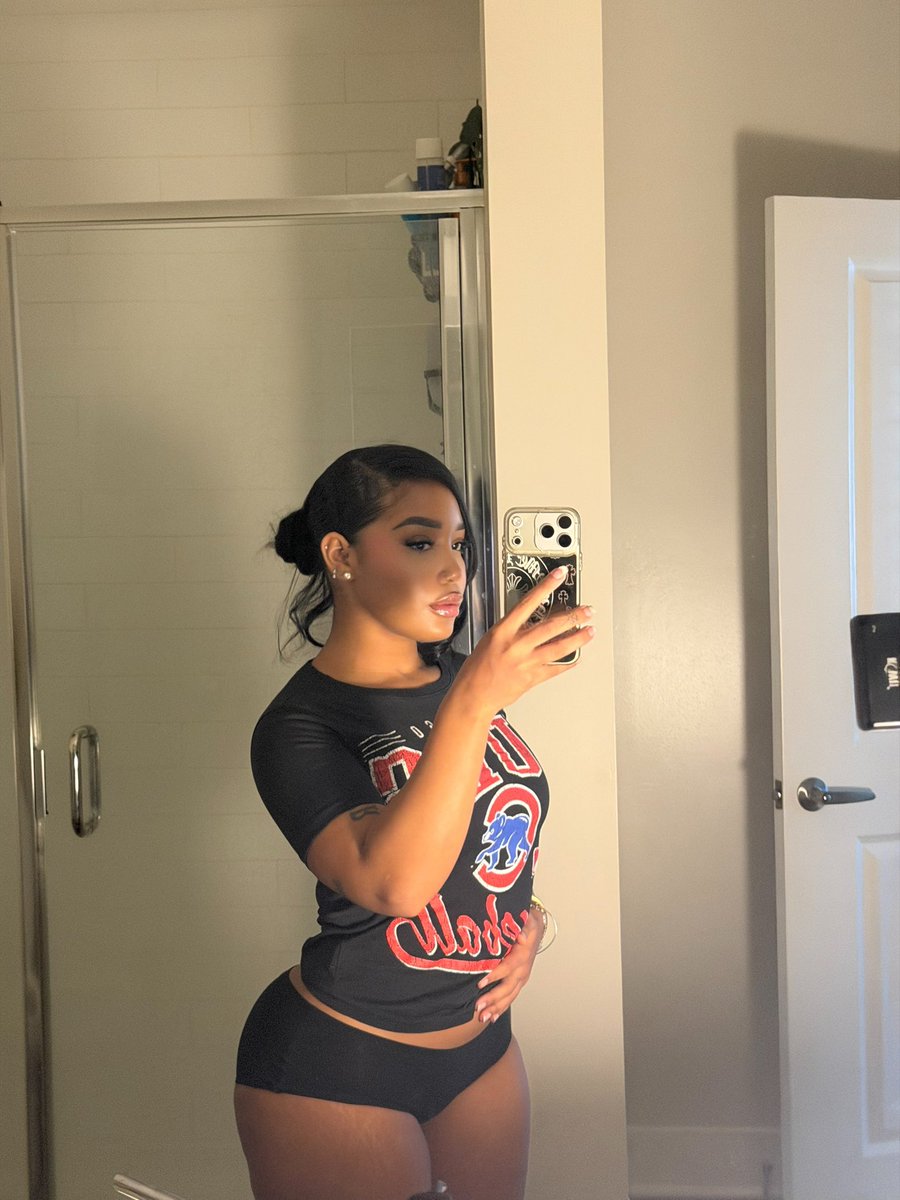 sharalifts's tweet photo. 🖤 https://t.co/mZvcgQPrqK https://t.co/FJCP3cceIi