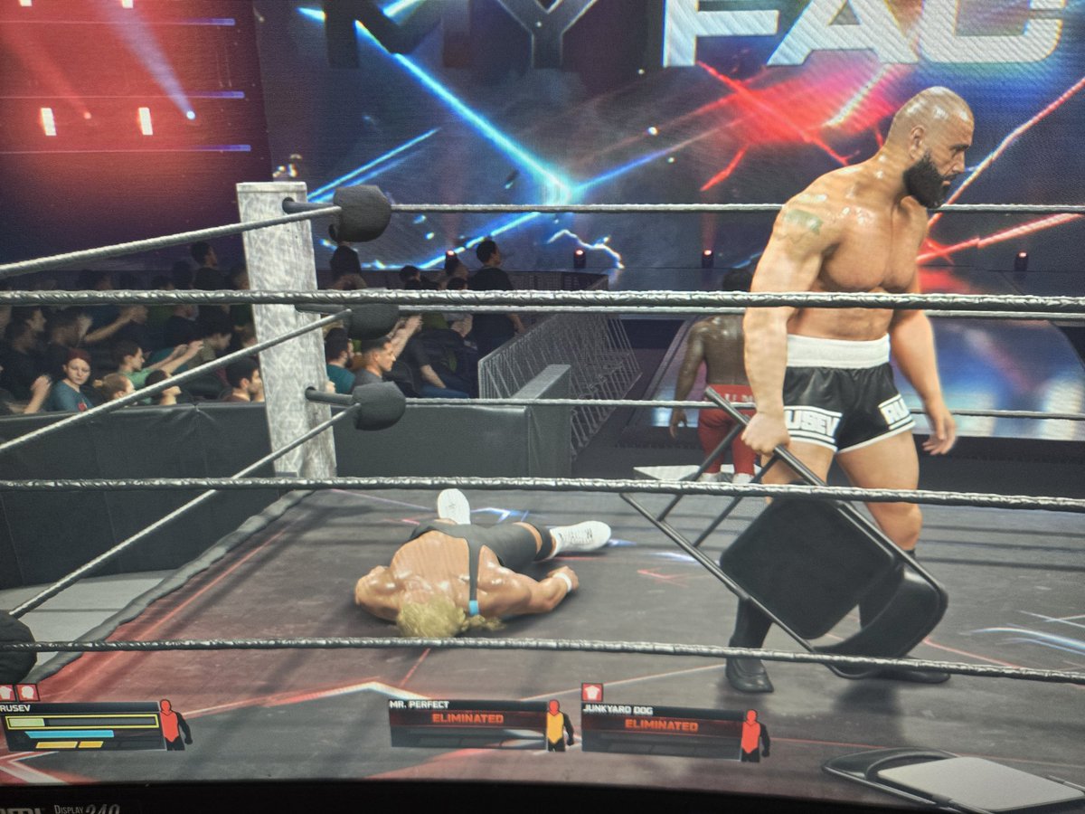 HusnerMhusner74's tweet photo. @WWEgames Everyone is eliminated. Whats going on here? Didn't I win? More glitches that made me waste an hour? https://t.co/h9hUtJYkGv