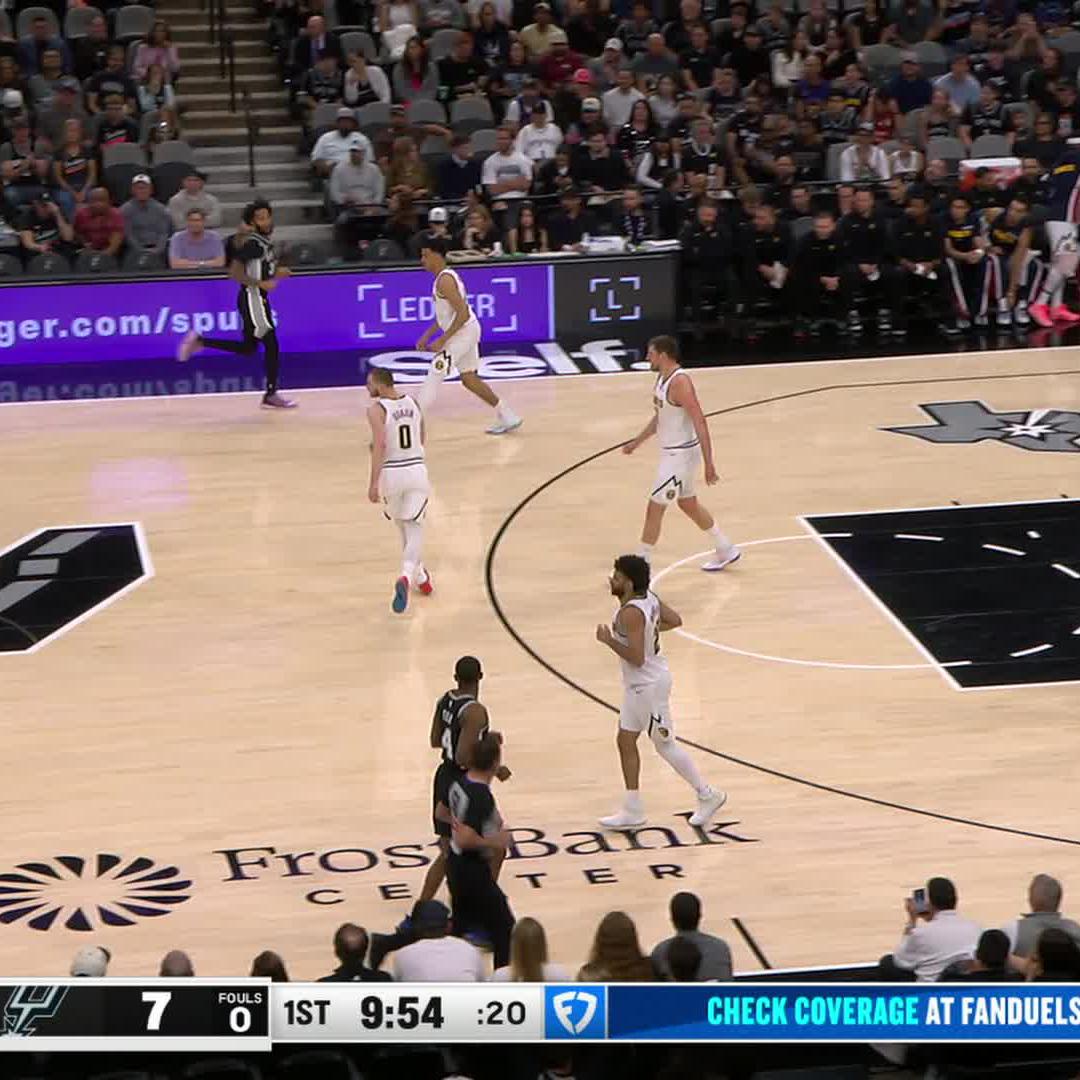 That @swipathefox swish 👌
📺 @FanDuelSN_SW