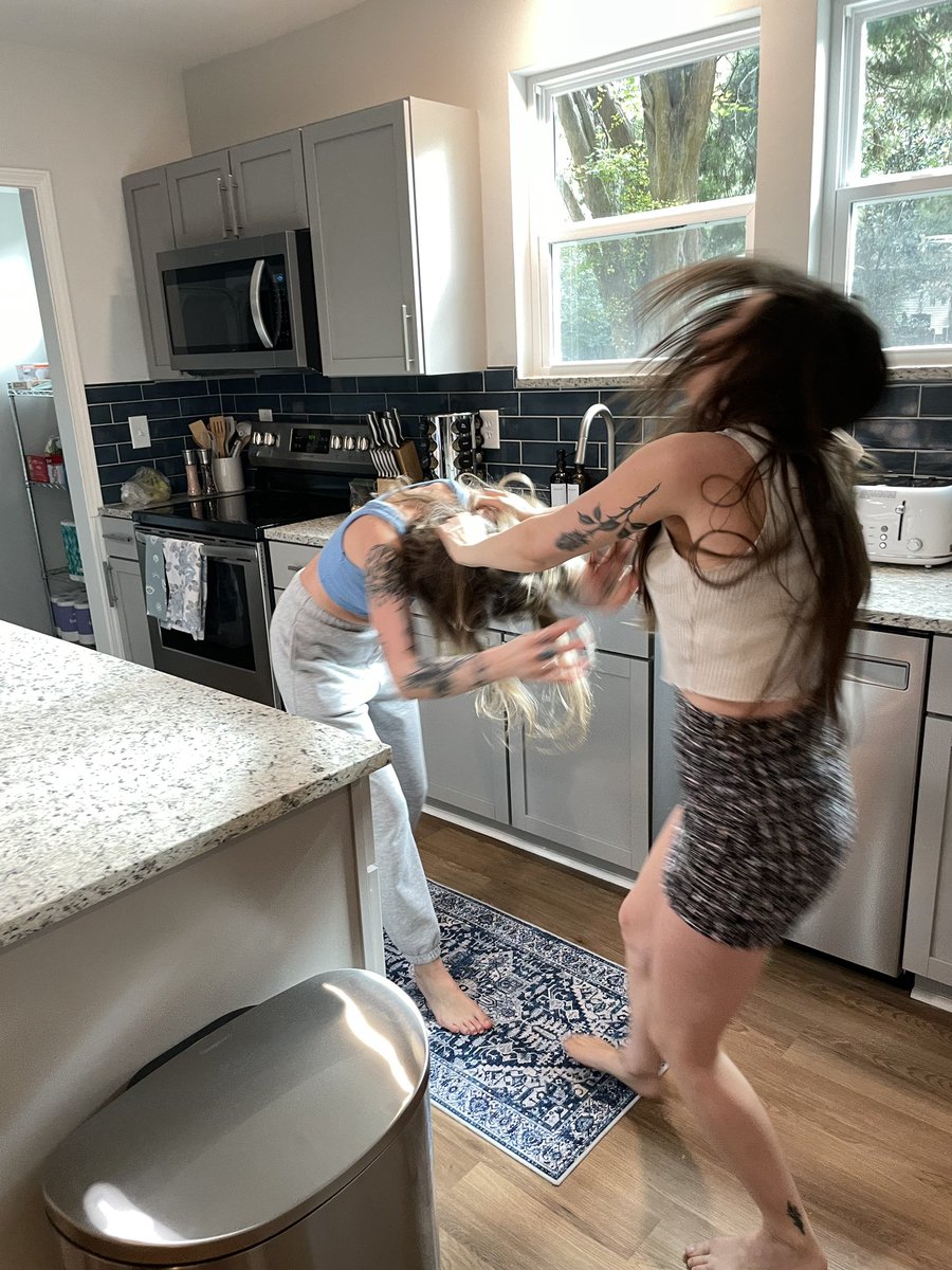 Girl Fight Champion tweet media