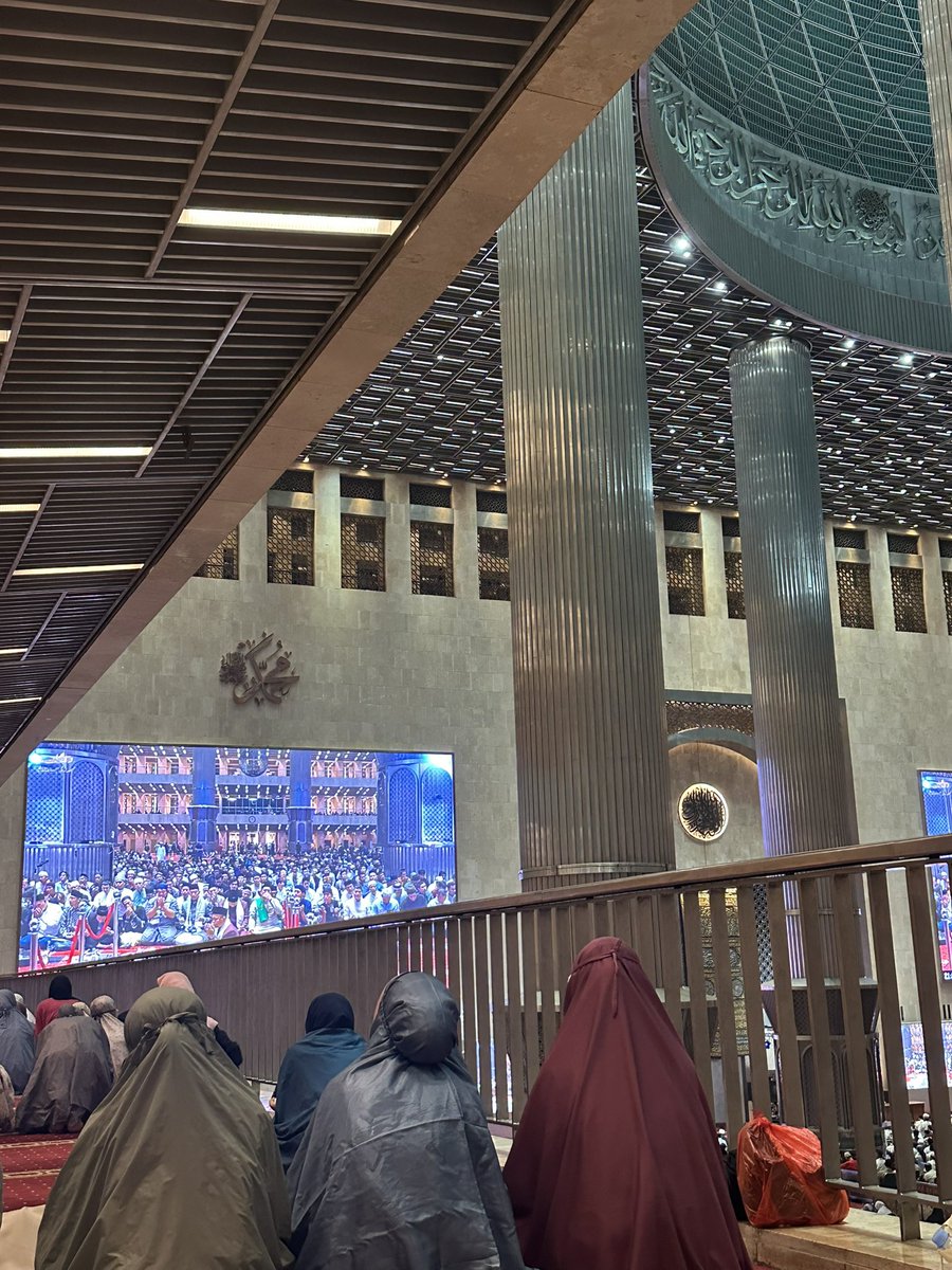 caca🦩 tweet media