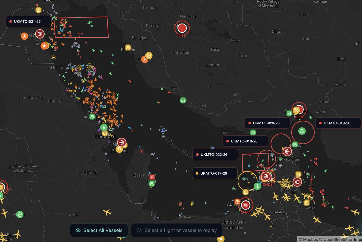 TerraWatch_AI's tweet photo. @sentdefender Snapshot of the Strait of Hormuz with UKMTO alerts over the last 48hrs, busy to say the least https://t.co/Z2uVYyJt6X