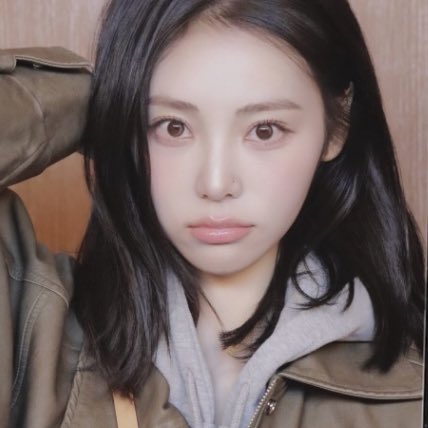 low quality jinsoul tweet media