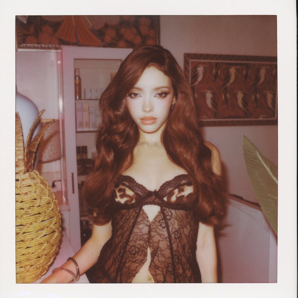 GIRLSETofficial's tweet photo. A special message from Camila is waiting for you inside the LOCKETS Ver. of Tweak 🩷

https://t.co/ZWOqkjL6ZY

Available for only a limited time tonight so get your LOCKETS edition of “Tweak” NOW before you miss it!

#GIRLSET #GIRLSET_Camila #Tweak https://t.co/uluTbzJSrZ