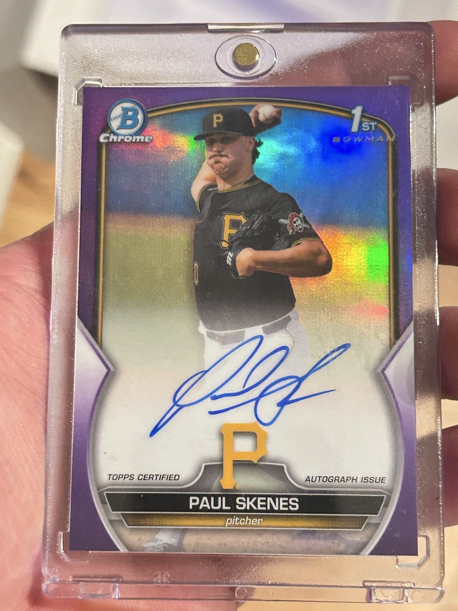 SELLING BASEBALL CARDS tweet media