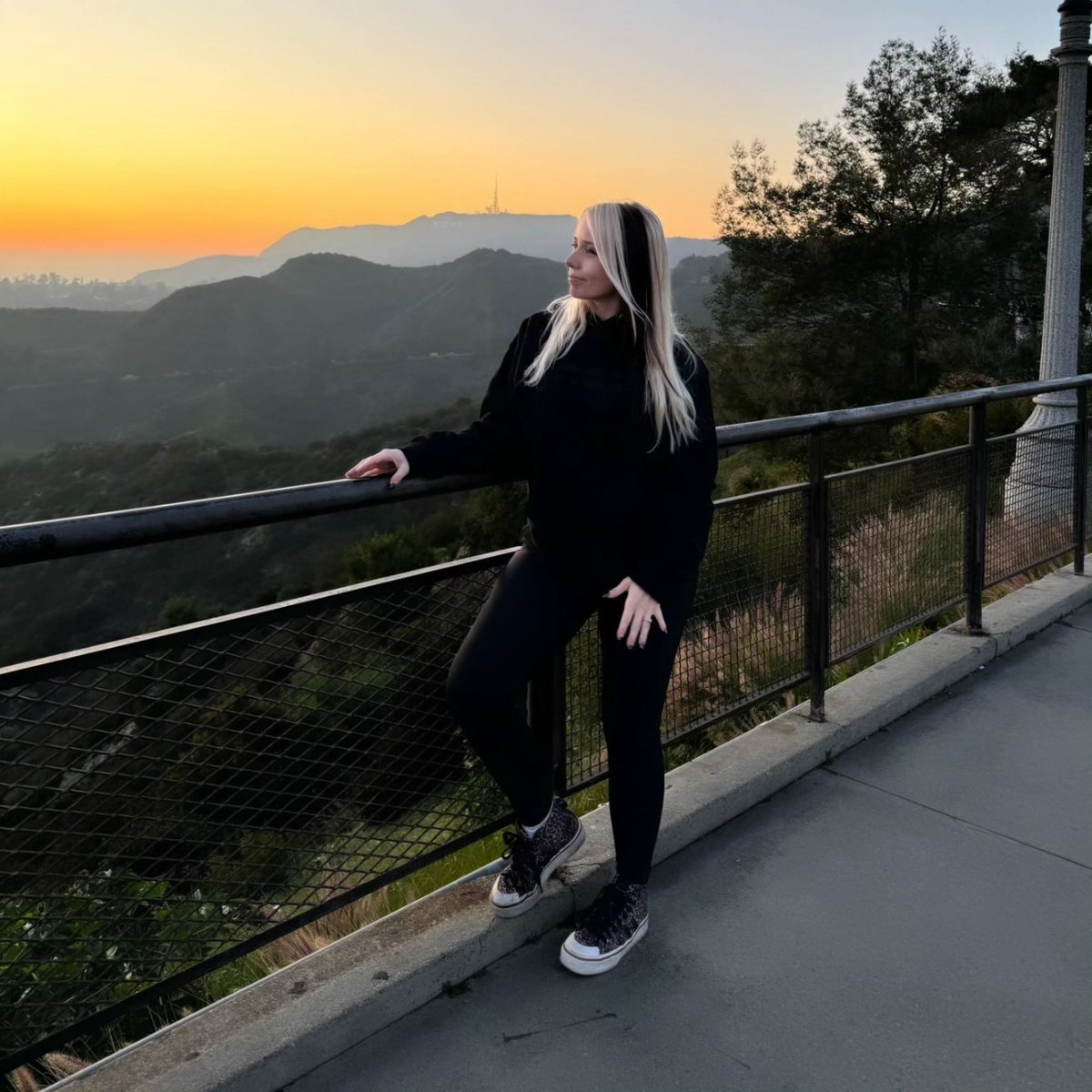 EMUHLEET tweet media