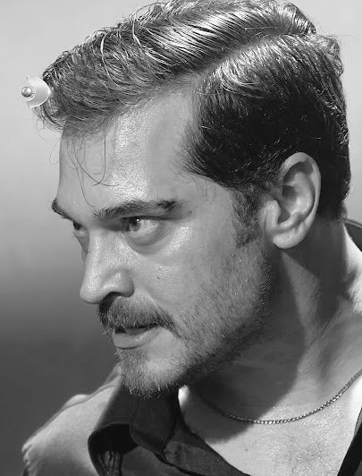 (eşo onu diri diri gömerdi)😌