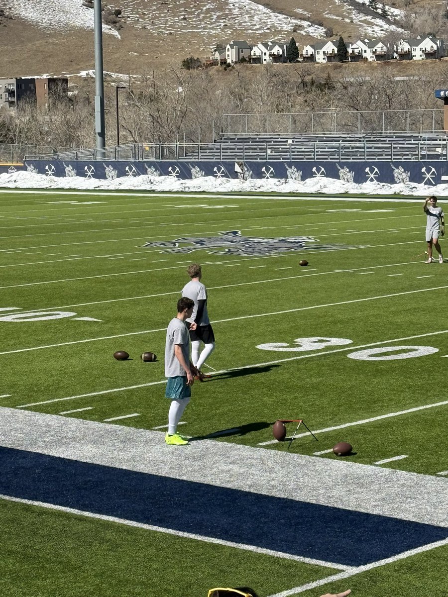 DutchOgburn's tweet image. @KohlsKicking with Coach Groner honing my kicking and punting skills to become a top college recruit!
#ClassOf2028
#KickingRecruit
#PutInTheWork
#UtilityPlayer
#RecruitMeCoach
#WhateverItTakes