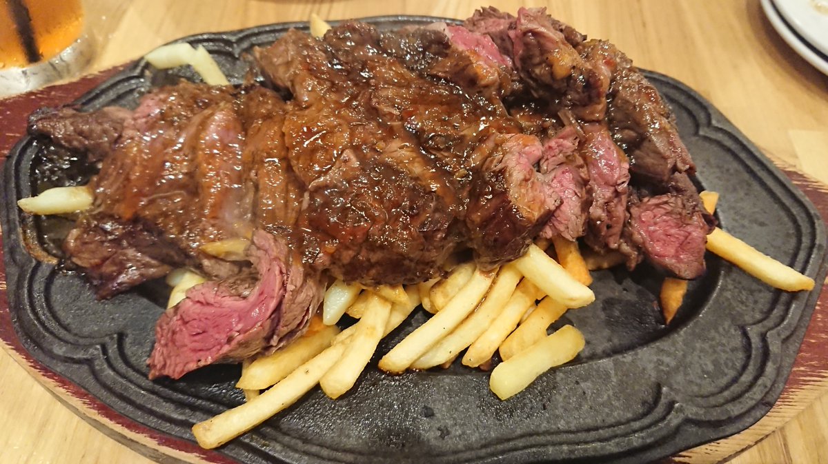 担当🐧です。

先日、「ワイン食堂VINSENT三島店」さんに行ってきました！
とてもボリュームのあるお肉です🥩
たくさん食べて、エネルギー補給✨
お店は三島駅からすぐのところにあります。

金曜日も頑張りましょう！
よろしくお願いします😊

#企業公式つぶやき部
#企業公式相互フォロー