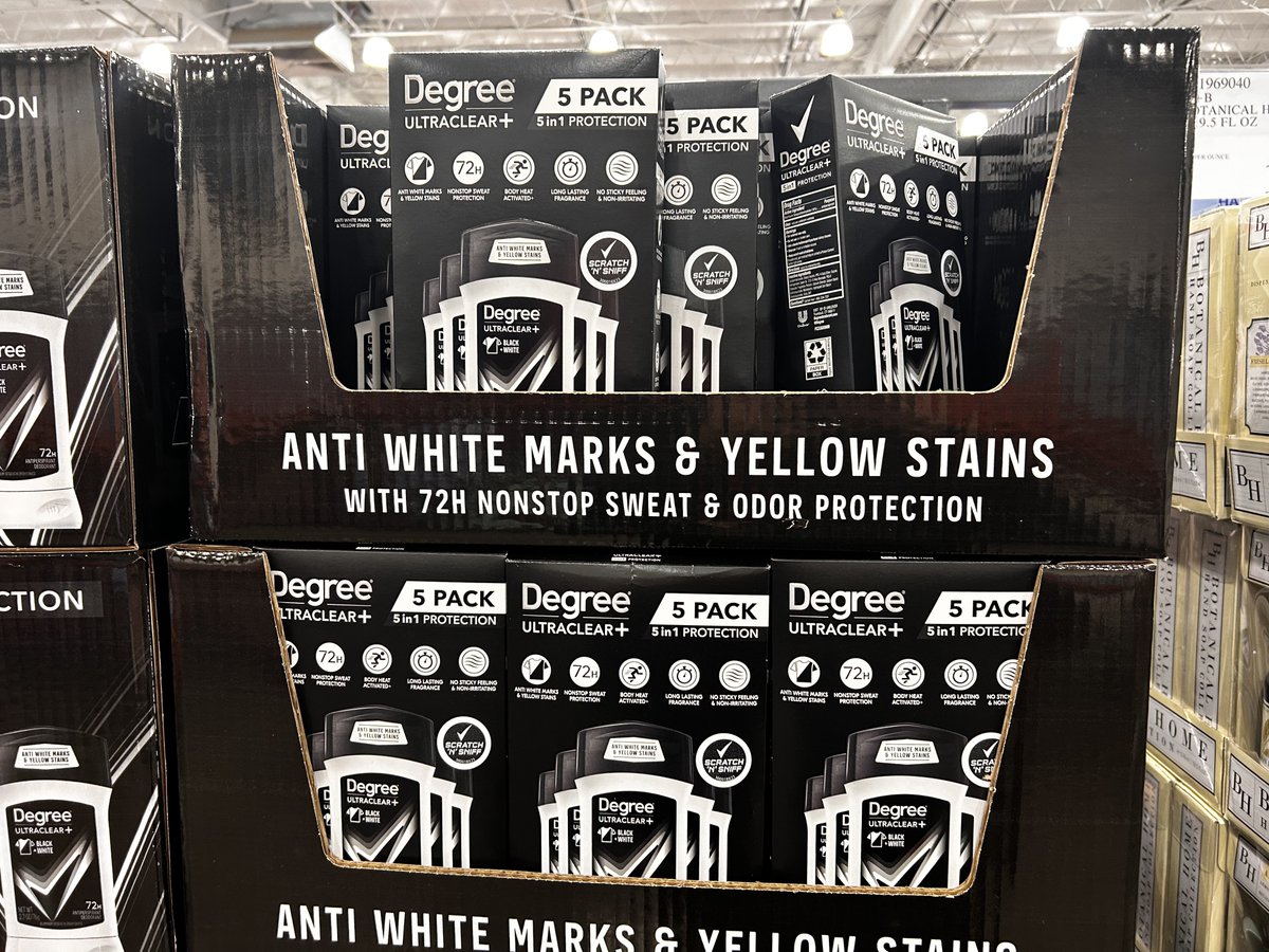 HeyAdeo's tweet photo. What the hell is so wrong with White dudes names Mark? https://t.co/UmfZ8aM8iG