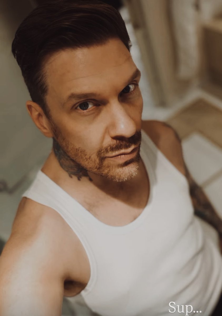 Brent. | Parody. (@soundcfmadness) on Twitter photo 