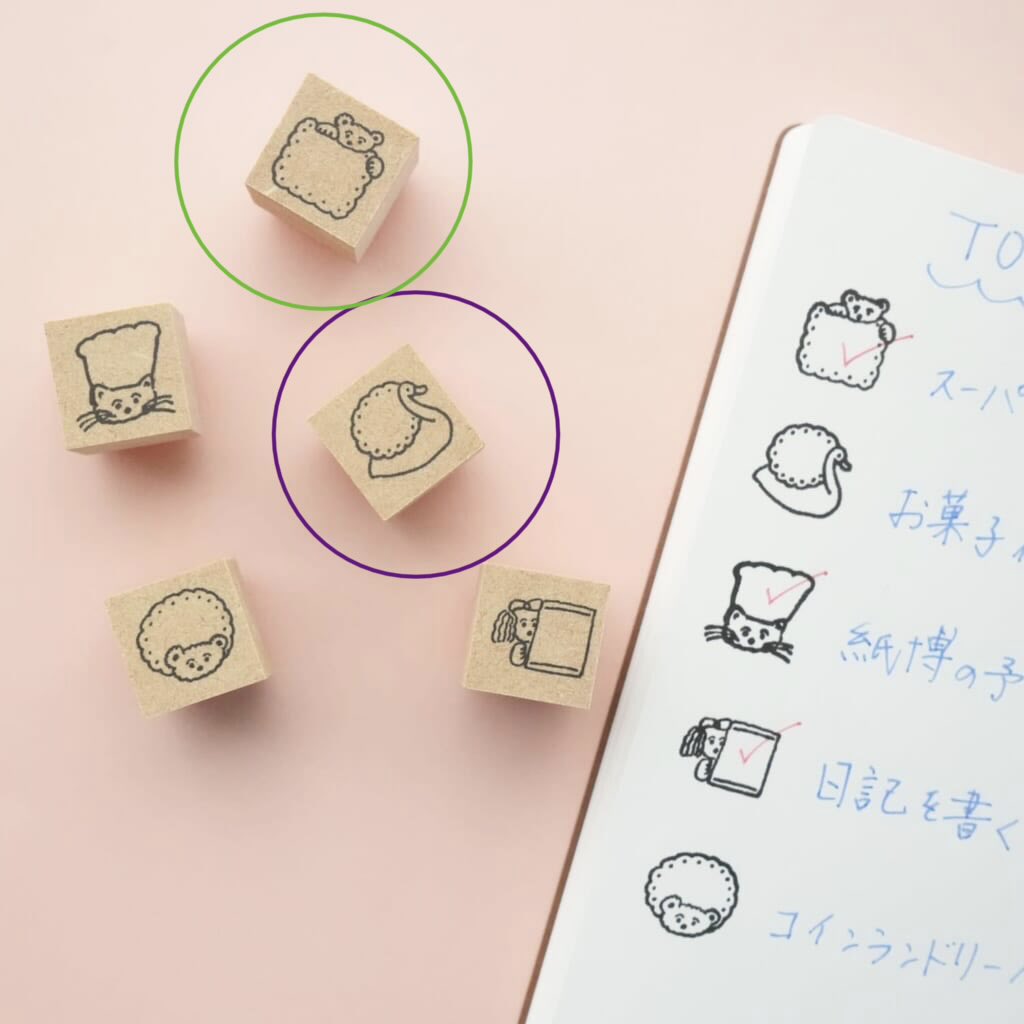 tomoon_co's tweet photo. 紙博　紙ものコロコロ　
トビマツショウイチロウ　交換

【譲】　🟣スワン

【求】　🟢くま

本日の紙博会場内で交換希望しております
お声がけお気軽にお待ちしております！ https://t.co/srFF0eOiYY