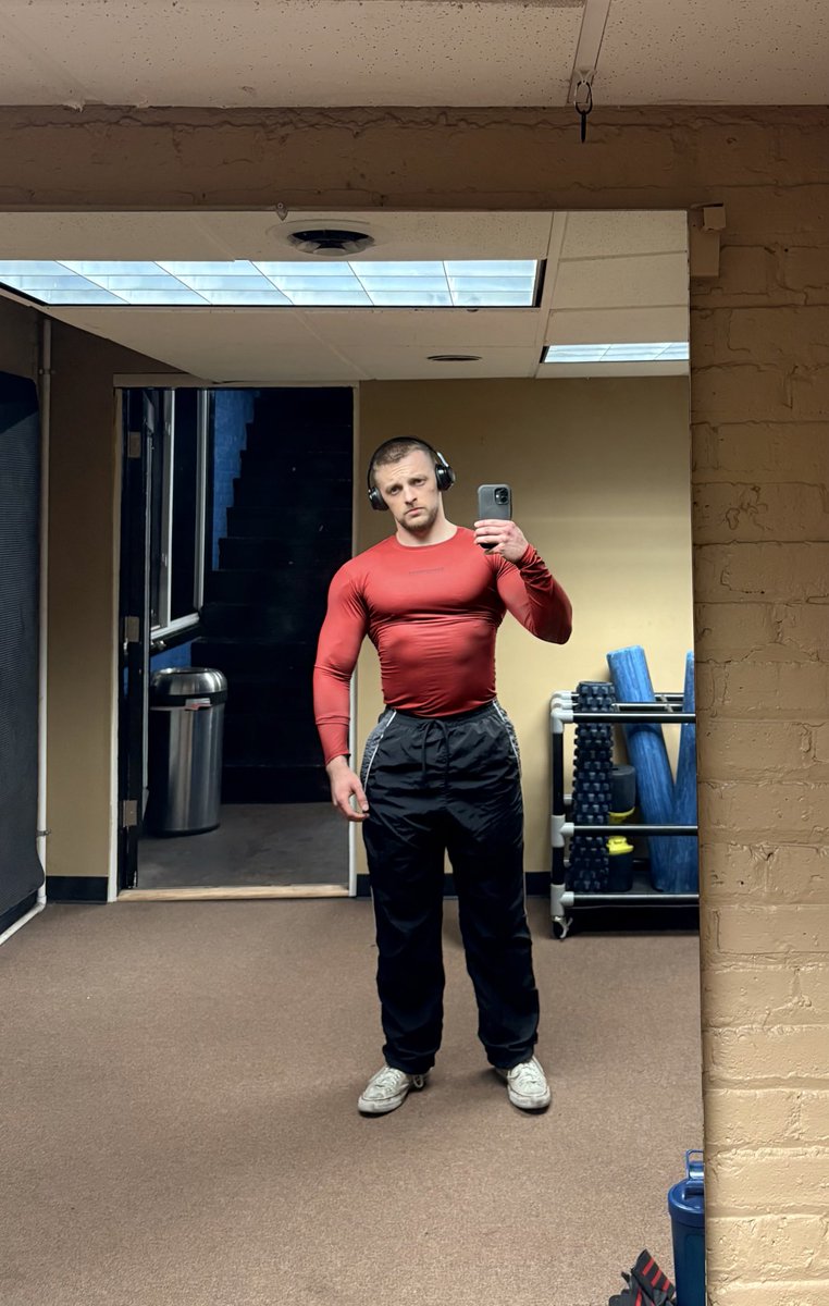 Swolecialist tweet media