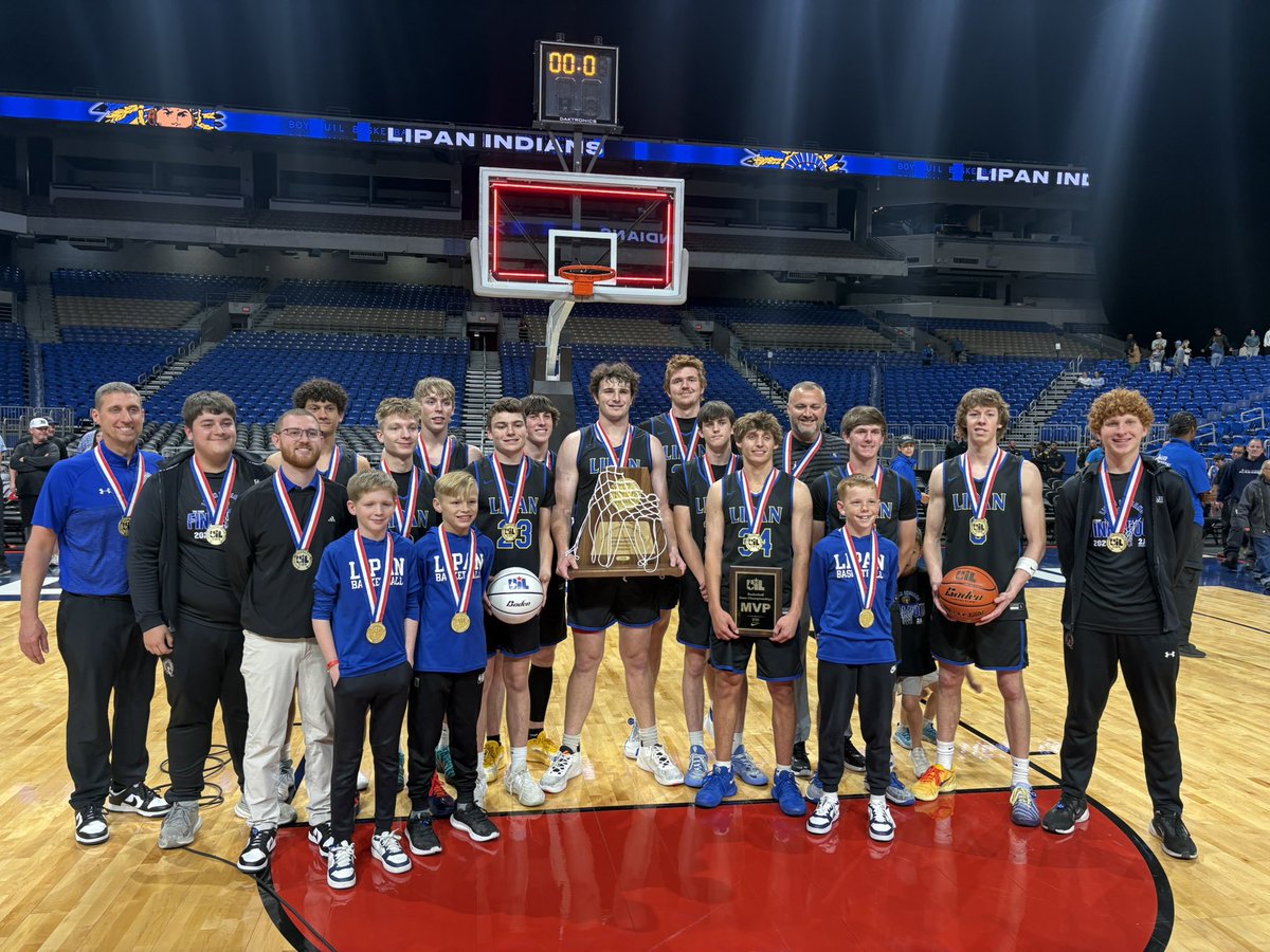 hoopinsider's tweet photo. Lipan Indians (39-1) 2A D2 State🥇

MVP🏆 JR @CourtGaylor34 16p/7r https://t.co/TxKvKxezzj