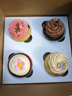 jewree's tweet image. Bakery Update review, in which I try ALL the cupcakes from La Luna. Mostly fairly average, but I did quite like the birthday cake one.  Full review: juliesdiningclub.blogspot.com/2015/02/la-lun… #cupcakes