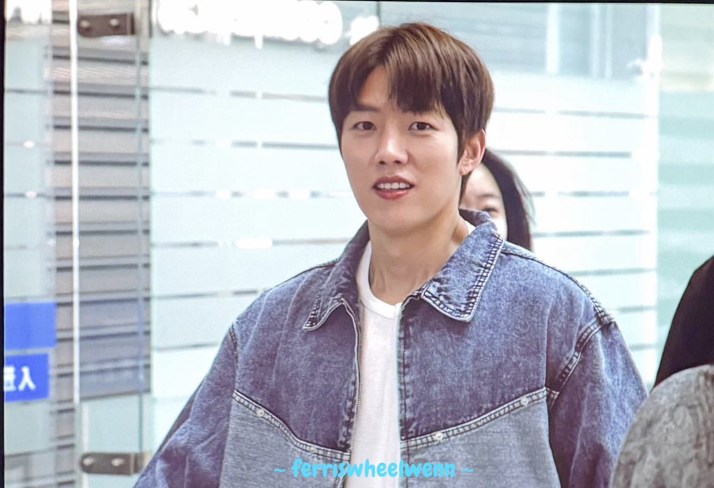 ferriswheelwenn's tweet photo. 260313 🛫
#성열 #이성열 #leesungyeol

🩵😍~ https://t.co/AMGpFcyrup
