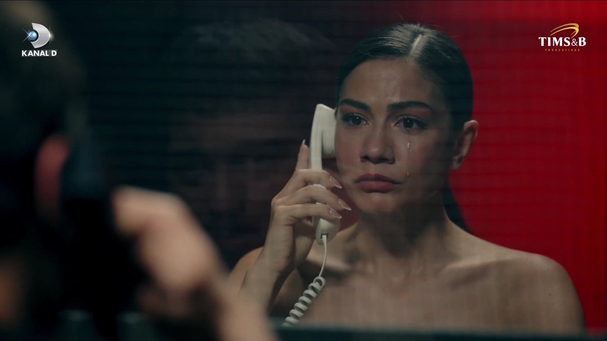 Eşref, Nisan'a Rüya'yı ondan daha çok sevdiğini söyledi ve bu sözlerden duyduğu acı Türkiye'nin dağlarında yankılandı. Ardından hücresine geri döndü ve Nisan'ın yüzünü çizdi🥀
#eşrefrüya