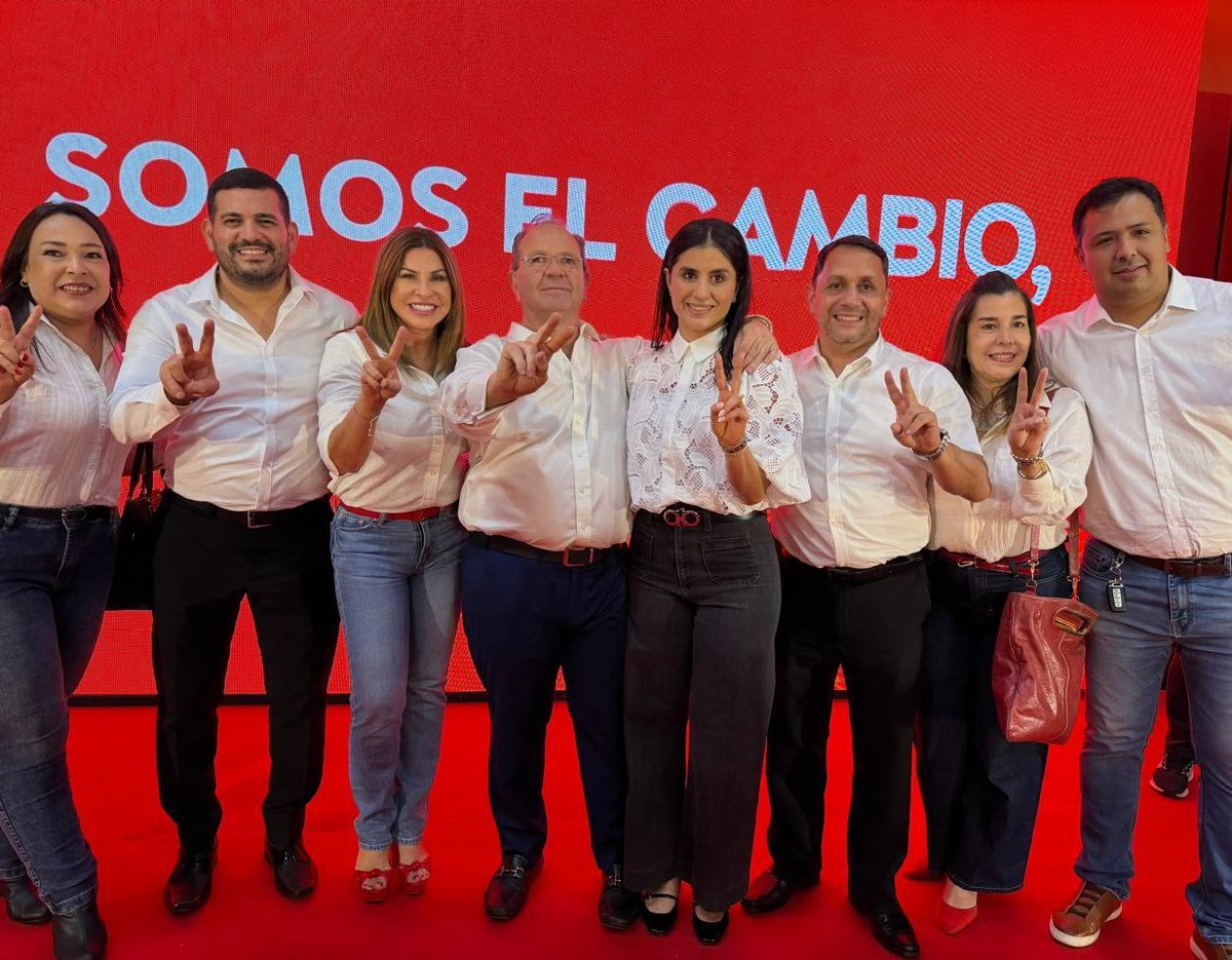 cynthiaromeroar's tweet photo. Gracias @CamiloPerezLM por presentarnos tu plan de gobierno para lograr que tengamos la capital más linda de sudamérica. 

Tu forma de trabajo, tu organización y planificación, son factores claves que nuestra Asunción necesita para resurgir. 

¡Seguimos, porque #AsuPuede! https://t.co/4j0OxaYNOe
