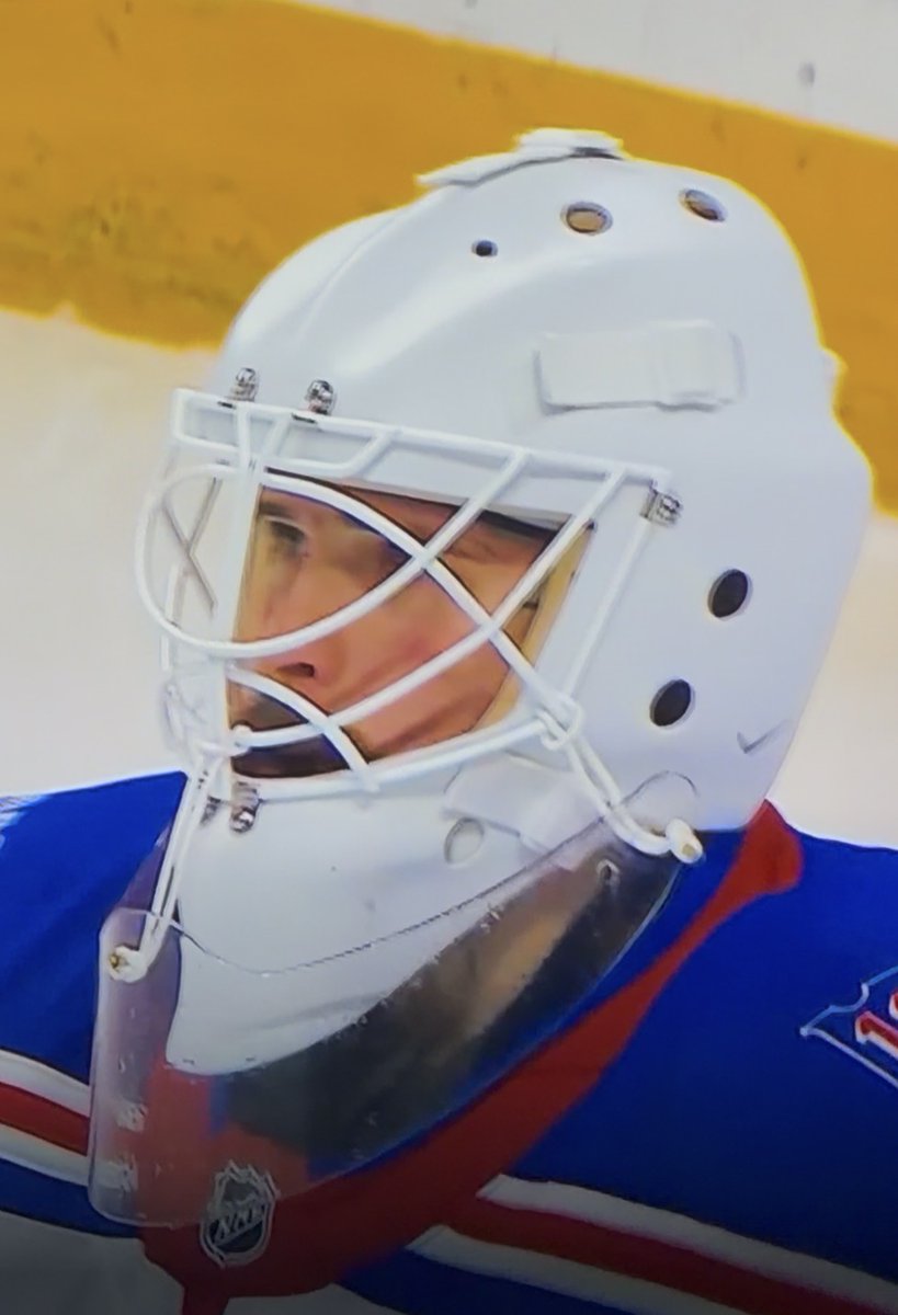 Gato_Libre37's tweet photo. @SkipBonesDMB1 @vzmercogliano Looks like a new Vaughn mask he’s trying out? https://t.co/HGwxbKsYgV