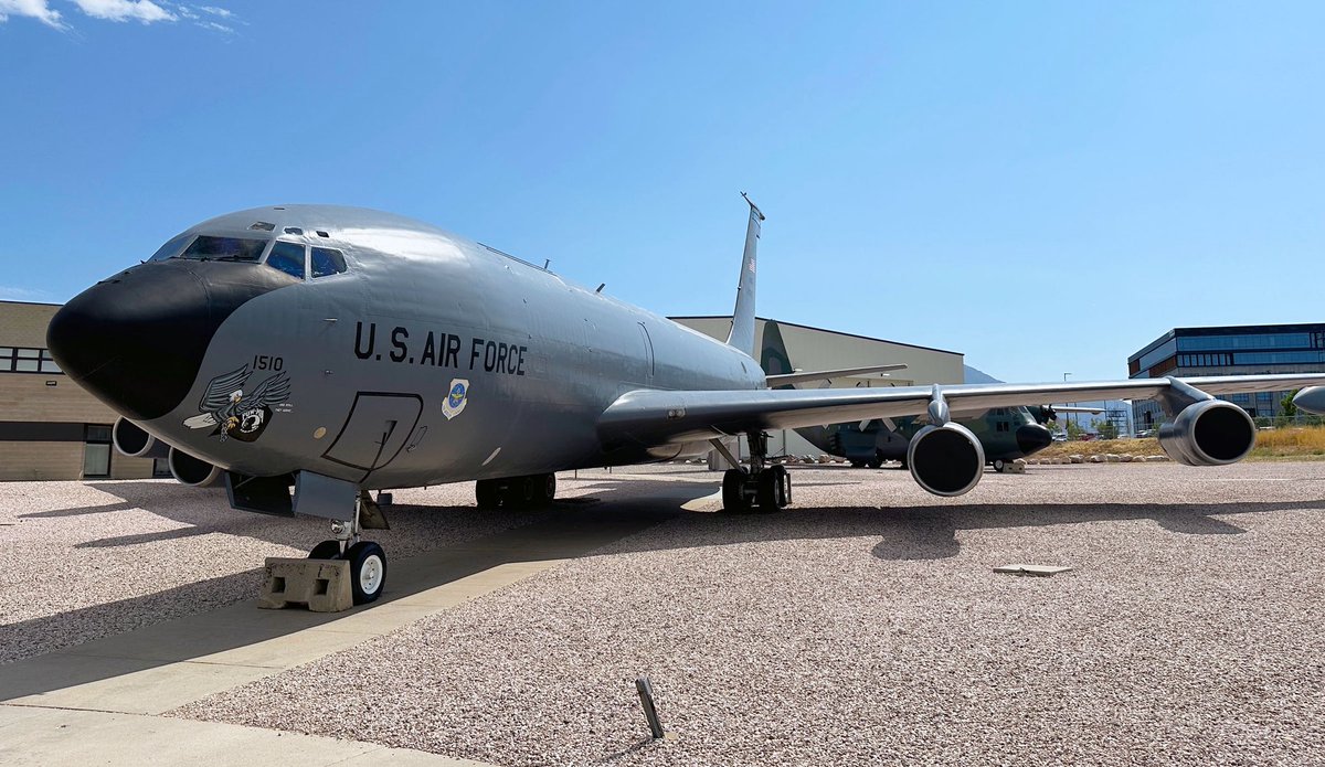 🚨 Breaking News

A U.S. Air Force KC-135 Stratotanker aerial refueling aircraft has reportedly crashed in western Iraq during a military operation.

Initial reports indicate that two KC-135 tanker aircraft were involved in the same mission, with one crashing while the other