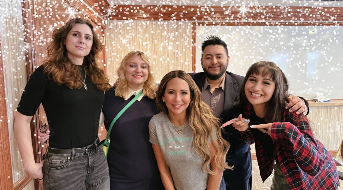 Scarlett Johnson tweet media