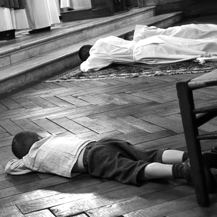 archpdxvocation's tweet photo. Love all. Serve all.

Priests pour themselves out for the people of God every day. There are tough, stressful days and incredibly beautiful days.

With hearts full of love, priests serve the poor, visit the imprisoned, and counsel parishioners. They bring Jesus to all they meet. https://t.co/EuQeIEEUAp