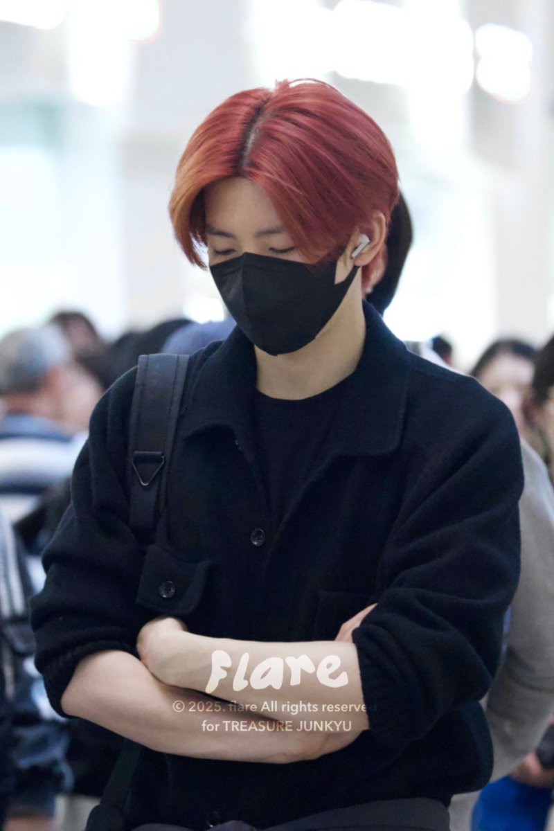 𝙛𝙡𝙖𝙧𝙚 tweet media