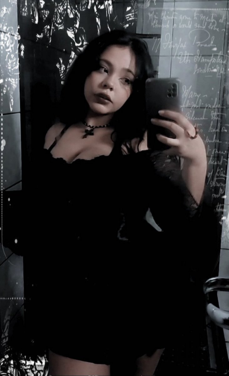 ℳ𝒾𝓂𝒾 tweet media