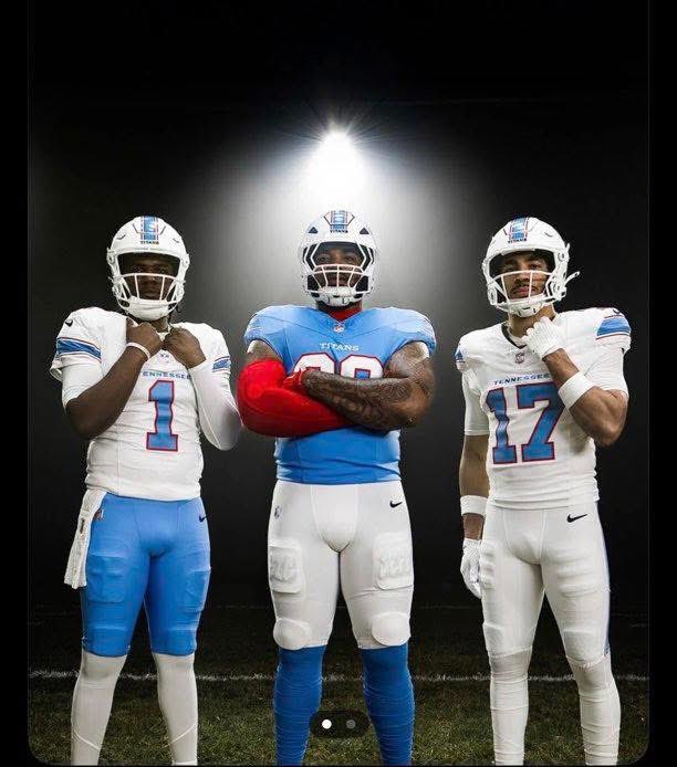 ZeroJMatic's tweet photo. What does everyone think of the •NEW• Tennessee Titans Uniform
#tennesseetitans #TennesseeTitansUniform #TitansUniformReveal #titansuniforms #nfl https://t.co/hAghxfy3Xs