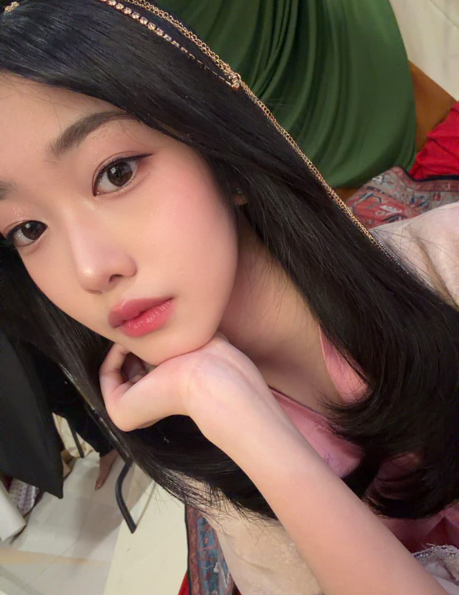 Ghost48010's tweet photo. Selamat pagi minna san, hilangkan kata menyerah dalam kamusmu untuk meraih impian. Terus bekerja keras dan semangat!
#olineJKT48 #SarapanFotoOshi
#SelamatPagi https://t.co/Ar21uboewz