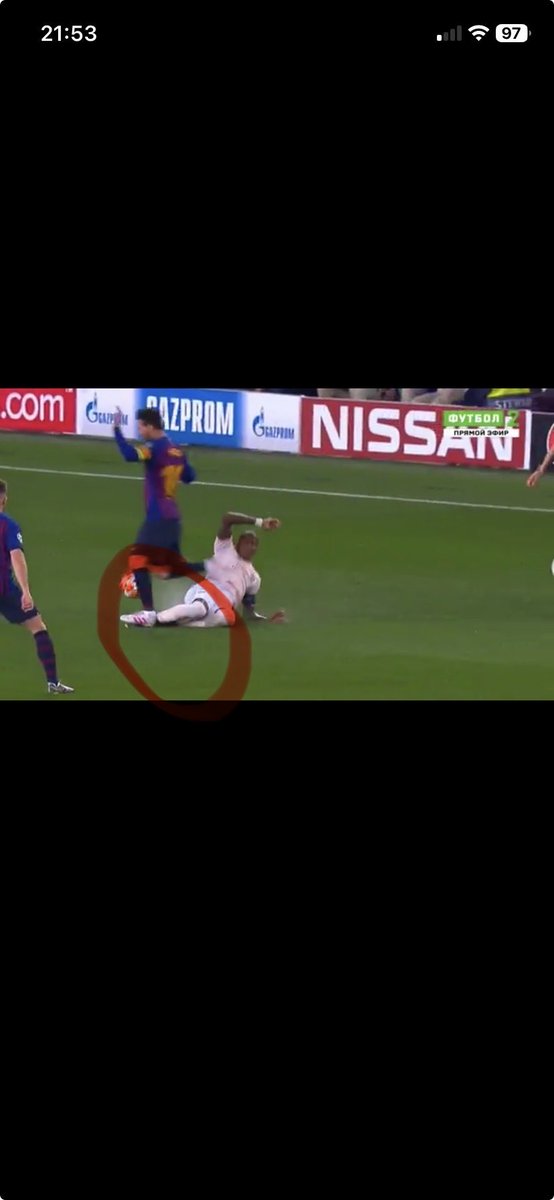 NegeseMichael's tweet photo. @PRIMEPHASE If this was recently it would have been a dangerous play by Messi lol https://t.co/RQpDK3PTcz