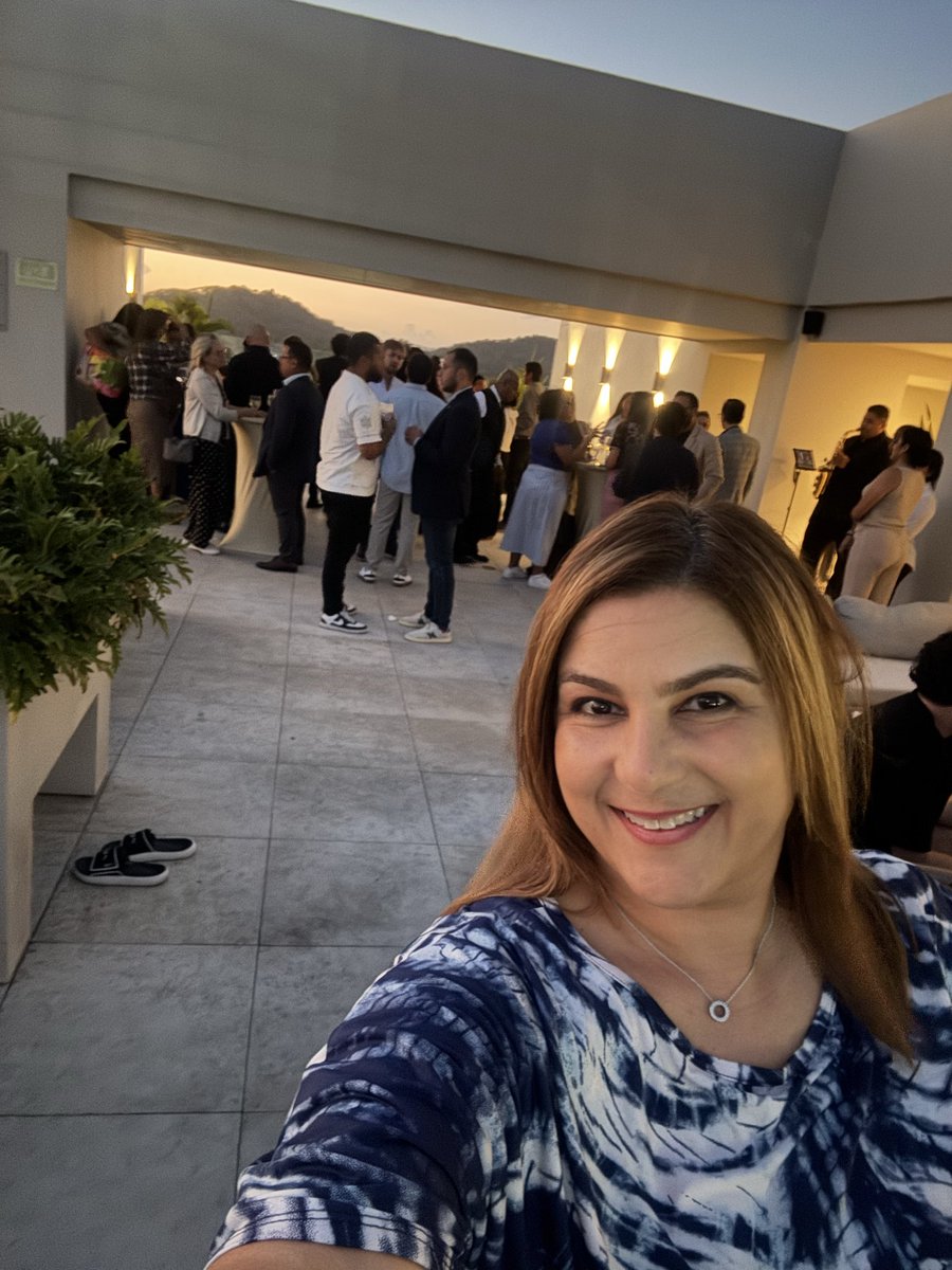 Karla Mola tweet media