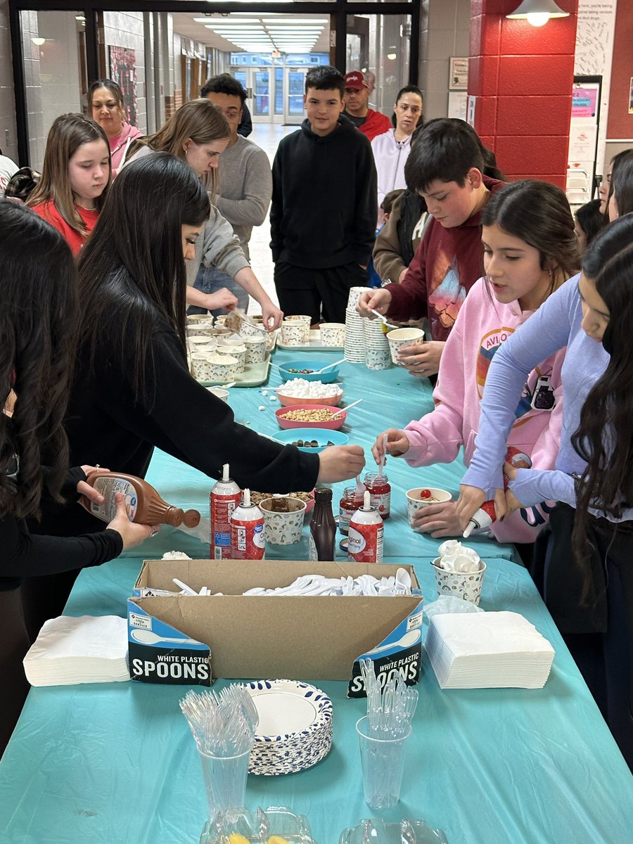 Lexington Trails Middle School tweet media