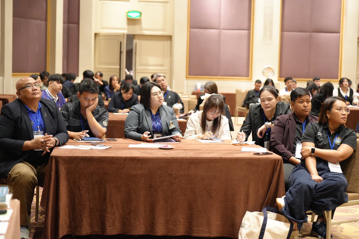 SenateThailand's tweet image. SENATE Board Game Creator Camp 2026 ดึงสมาชิกวุฒิสภาให้ความรู้ ต่อยอดการพัฒนาบอร์ดเกม ส่งเสริมการมีส่วนร่วมทางการเมืองของประชาชน

facebook.com/SenateThailand…

#GameBasedLearning
#BoardGameCreatorsCamp
#ครูต้นแบบประชาธิปไตย
#วุฒิสภา #สว