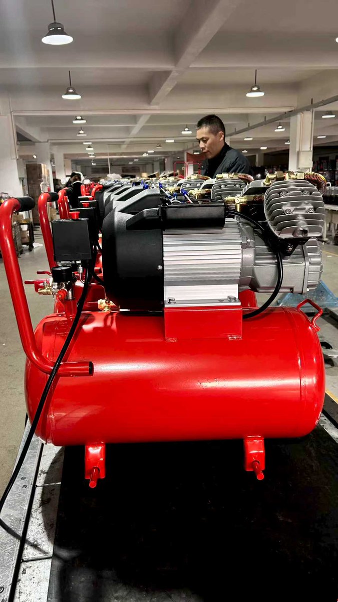 sunsourceair's tweet photo. Sunsource has a 3HP oil-lubricated mini air compressor with a 50L tank. It’s portable, affordable, and one of our best-selling models. 
📚Official Website: https://t.co/d7pQNpnrk4
📩E-mail: trade@chinafengbao.com
📲WhatsApp: https://t.co/zOZe2Mzqpa

#aircompressor #vacuumpump https://t.co/vFt1wF9fHE