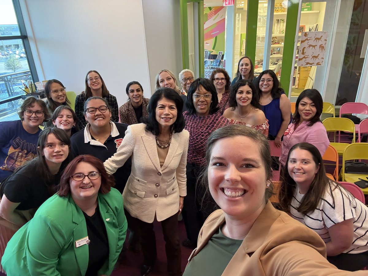 Carol Alvarado tweet media