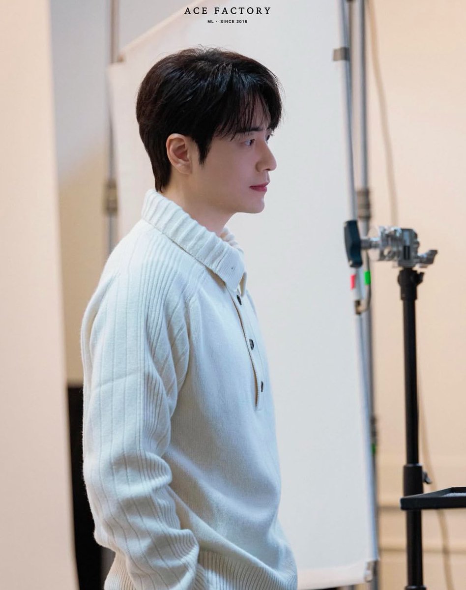 Happy birthday, Junhyuk-ssi! Hope you nothing but happiness. Please eat delicious food on your special day 💝🍔🍕🍻🥯🍝🍑🍒🥦🍠🌭🍫