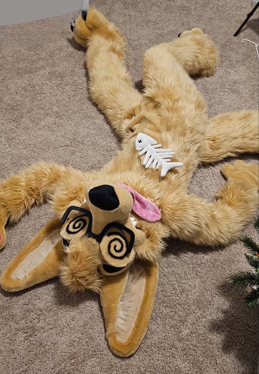 #fursuitfriday #morefurless

Ooough.... What happened....?