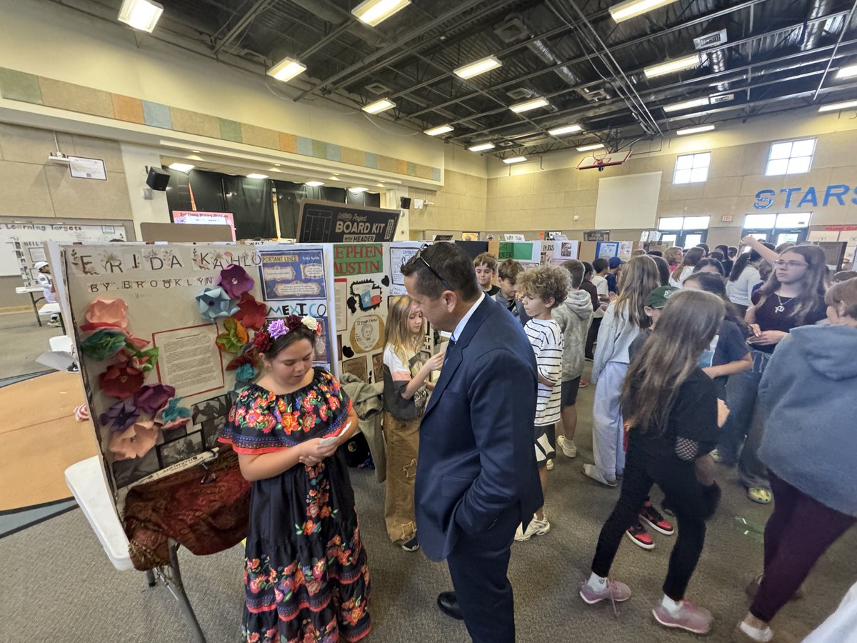 Living History Museum came to life at Westside today! Beautiful experience for our 3rd grade learners! ⁦<a href="/WestsidePTA1/">WestsidePTA</a>⁩ ⁦<a href="/LeanderISD/">Leander ISD</a>⁩