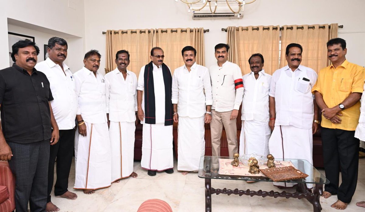 DMDKITWINGOFFL's tweet photo. மாநிலங்களவை உறுப்பினராக தேர்ந்தெடுக்கப்பட்ட தேமுதிக பொருளாளர் எல். கே. சுதீஷ் @lksudhish அவர்கள், மதிமுக பொதுச்செயலாளர் பெருமதிப்பிற்குரிய மூத்த அரசியல் தலைவர் வைகோ மற���றும் மதிமுக முதன்மைச் செயலாளரும் திருச்சி பாராளுமன்ற உறுப்பினருமான சகோதரர் துரை வைகோ @duraivaikooffl அவர்களை நேரில் சந்தித்து வாழ்த்து பெற்றார்.