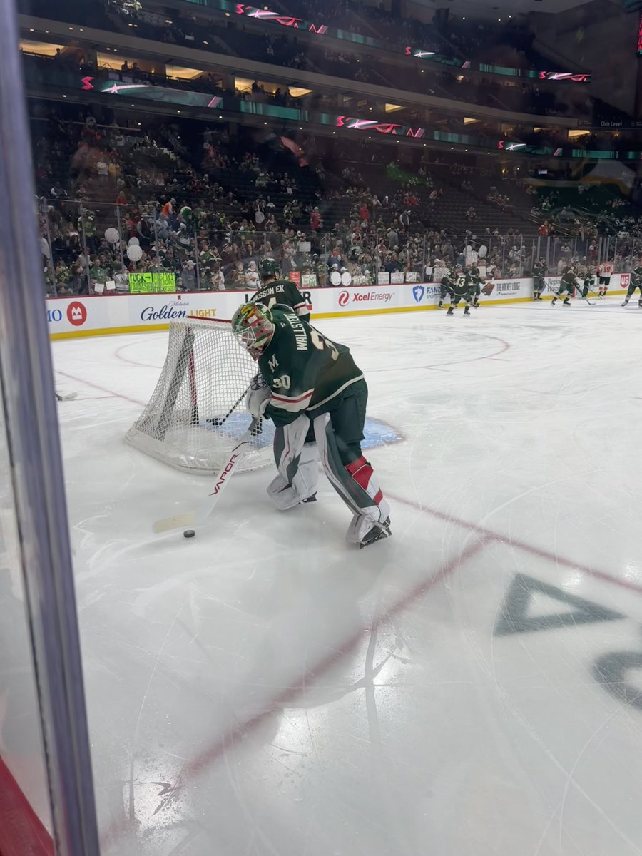 imightjustcry's tweet photo. @DailyWallstedt not game but warmups!! wall vs the wall https://t.co/L534oWVZ5X