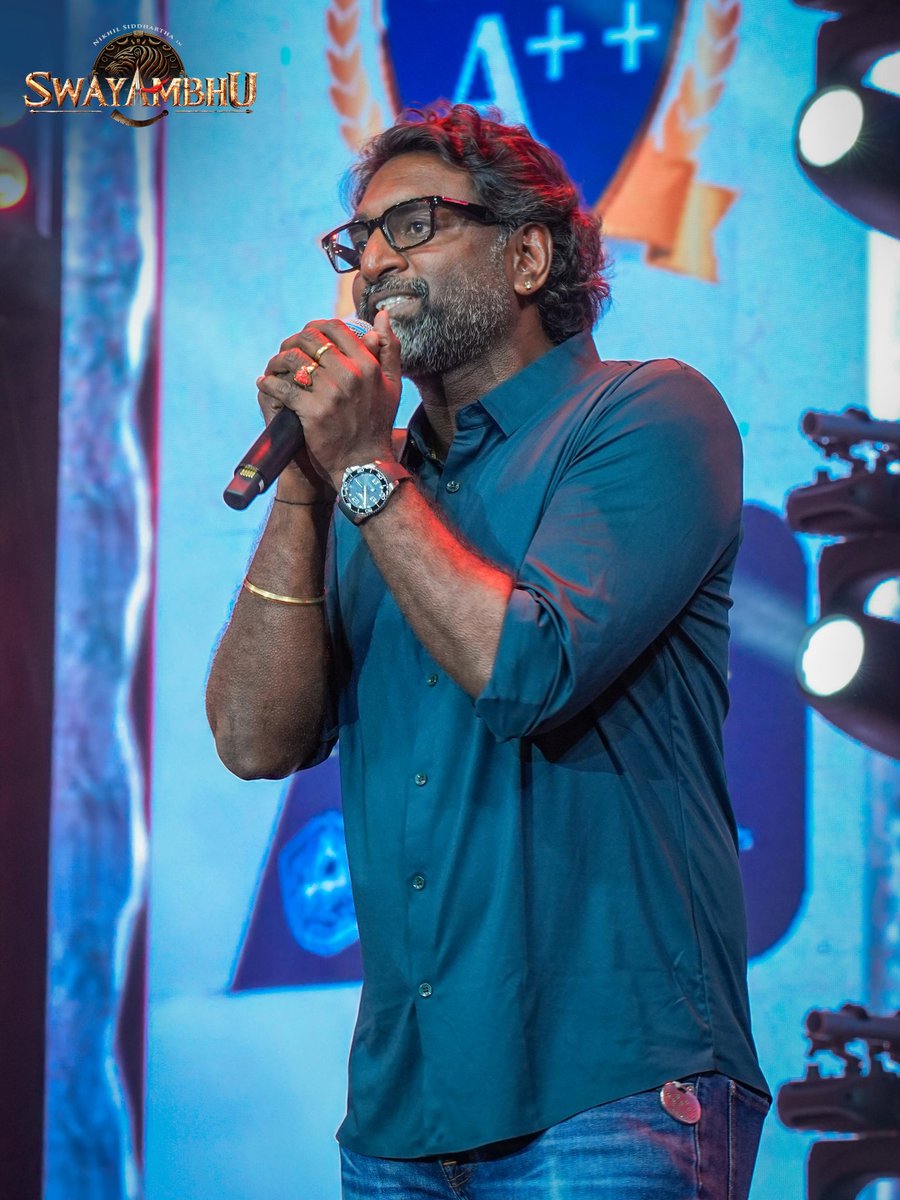 tupaki_official's tweet image. స్వయంభూ టీమ్‌తో వెల్ టెక్ యూనివర్సిటీలో జోష్! 💥

సినిమా Swayambhu ప్రమోషన్లలో భాగంగా చెన్నైలోని **Vel Tech University**లో స్వయంభూ టీమ్ హంగామా సృష్టించింది. స్టూడెంట్స్ ఎనర్జీకి టీమ్ వైబ్స్ కలిసొచ్చి, క్యాంపస్ మొత్తం పండగ వాతావరణంగా మారింది.

#Swayambhu #MoviePromotions