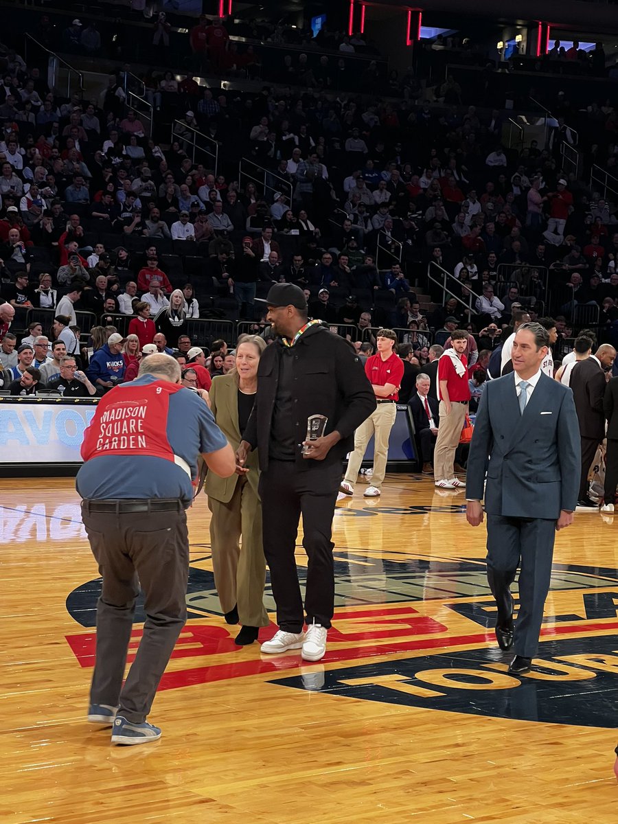 Daniel Artest tweet media