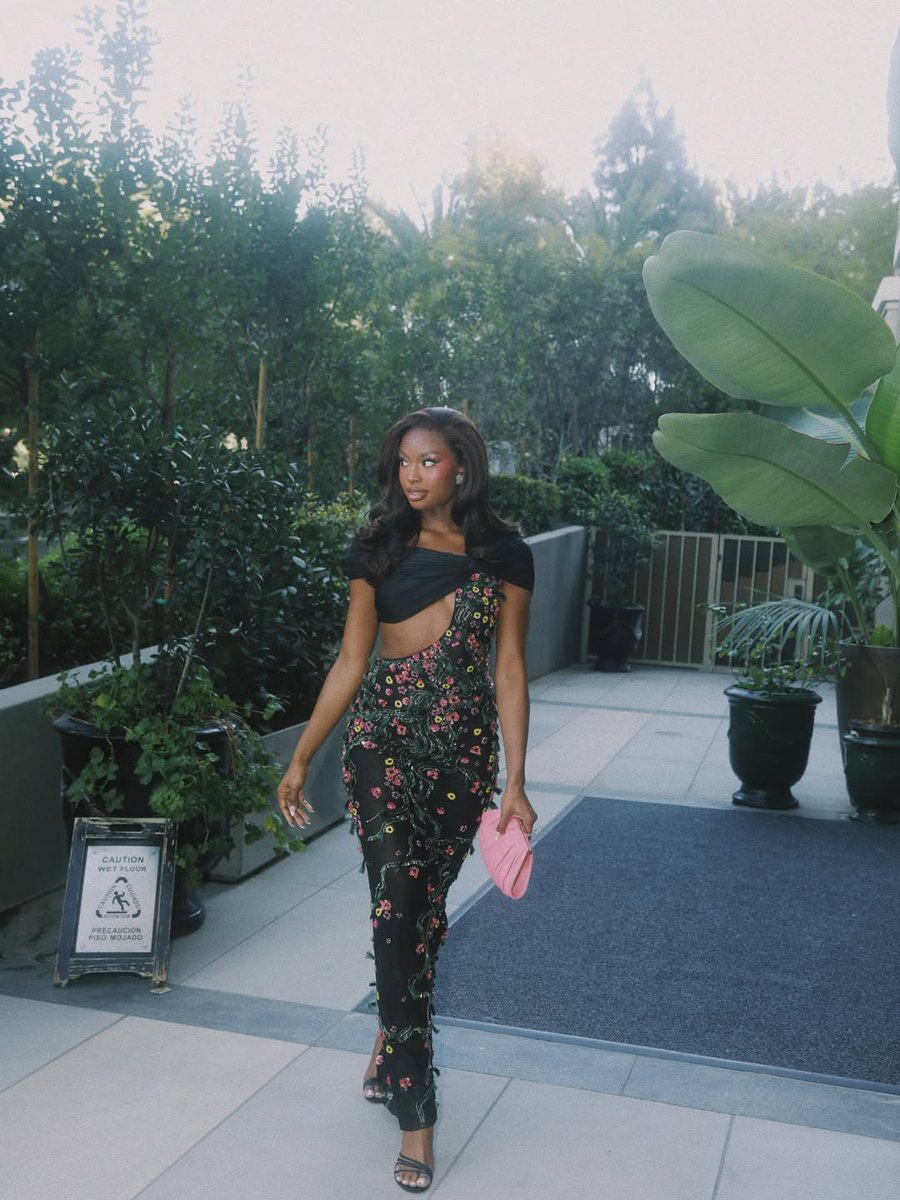 blackishpress's tweet photo. Gorgeous! Coco Jones for the 2026 ESSENCE Black Women In Hollywood Awards ✨📸 https://t.co/sMo3Ktsex0
