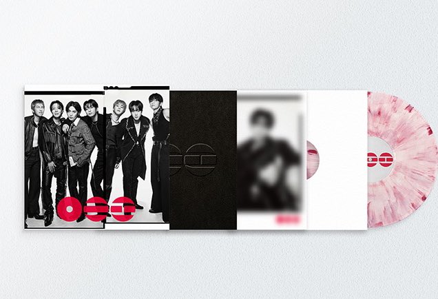 smol_kia's tweet photo. THE ARIRANG VINYL IS SO PRETTY https://t.co/vjc51irfQn